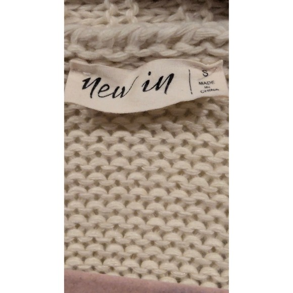 New in Cream Knit Daisy Cardigan Sweater Size S Puffy Daisy Applique Whimsical - Picture 5 of 9